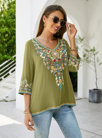 חולצת קיץ מהממת בגימור אתני מיוחד ובריקמה נשית אותנטית ללוק מושלם שלך - לה איסלה