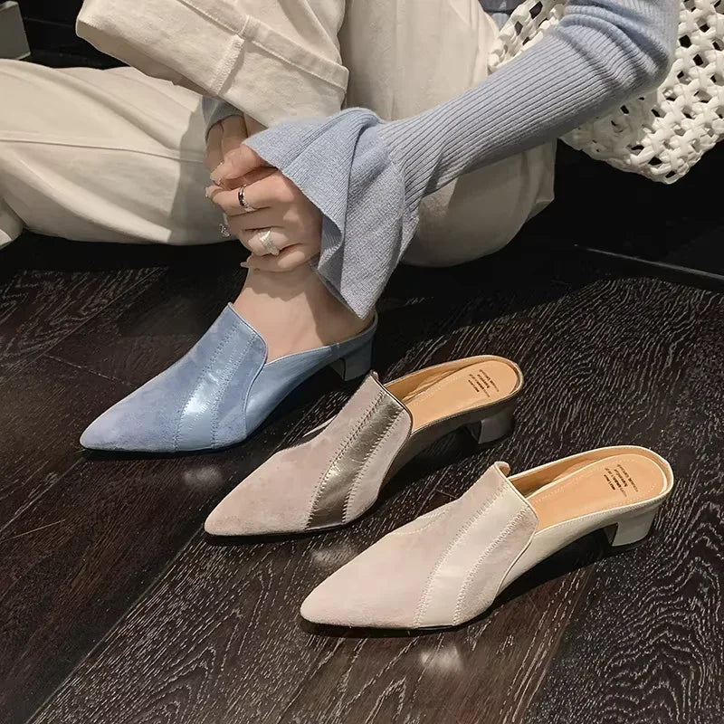 סנדלי כפכף ממילאנו בגימור נשי שפיצי להופעה מדוייקת לאביב ללוק נוכח