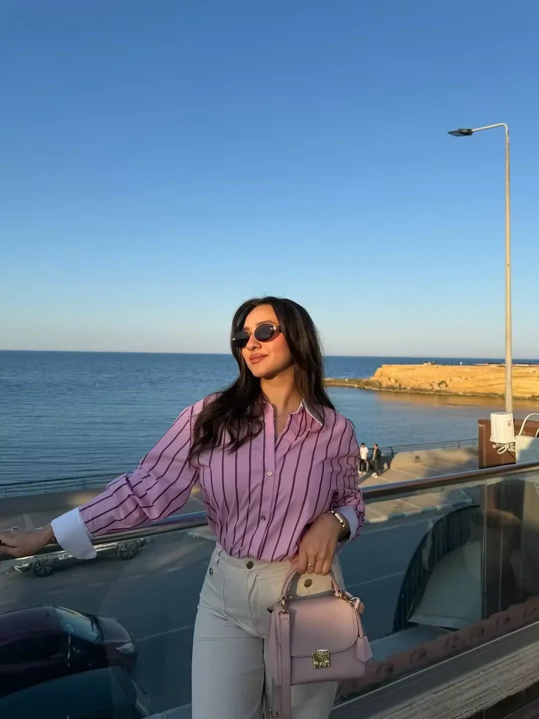 מכופתרת בוייפרנד מדליקה בגוון ורוד מהמם להופעה נשית מתוחכמת