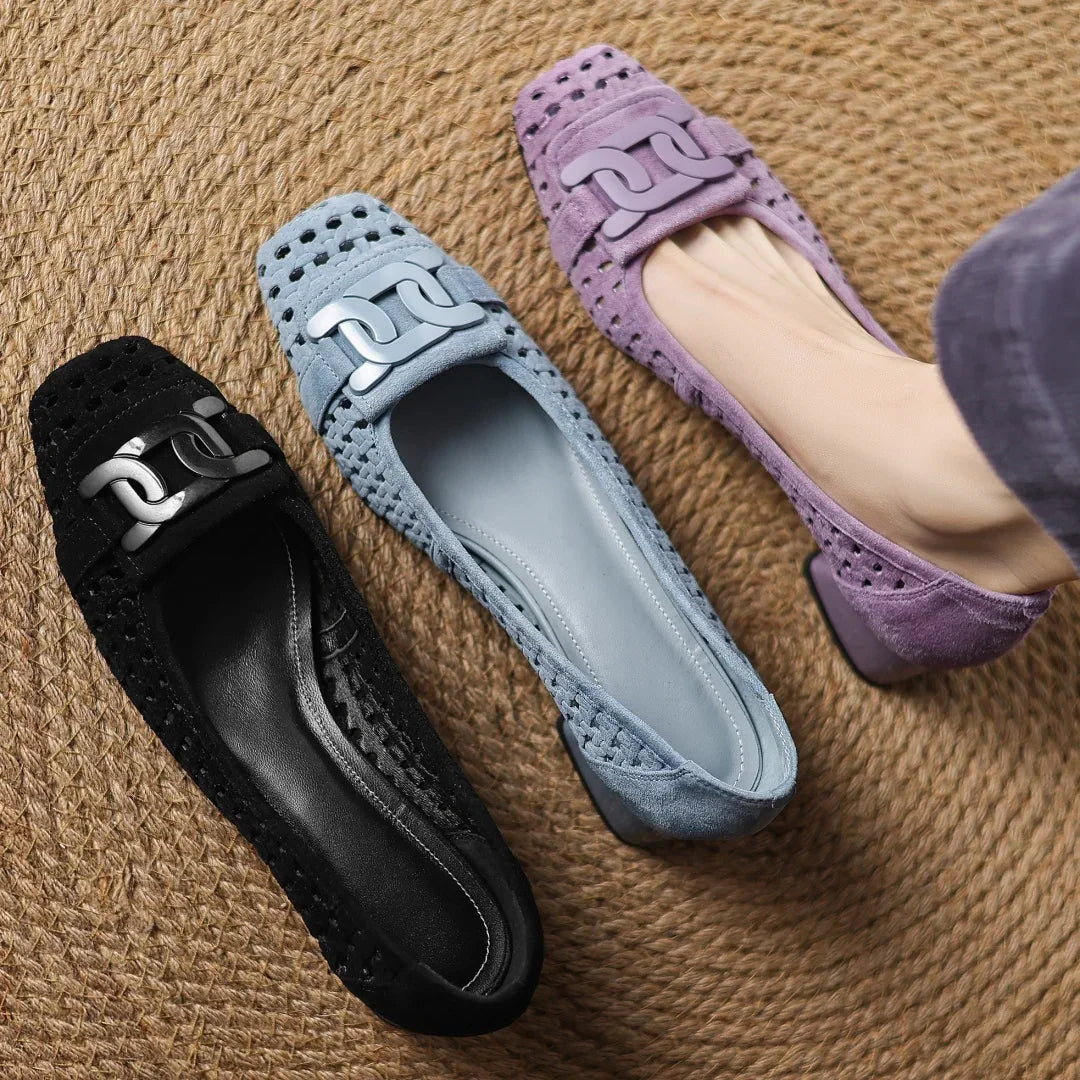 מוקסים רטרו מרהיב מברצלונה בגימור זמש עור יוקרתי ללוק משרדי מיוחד שלך