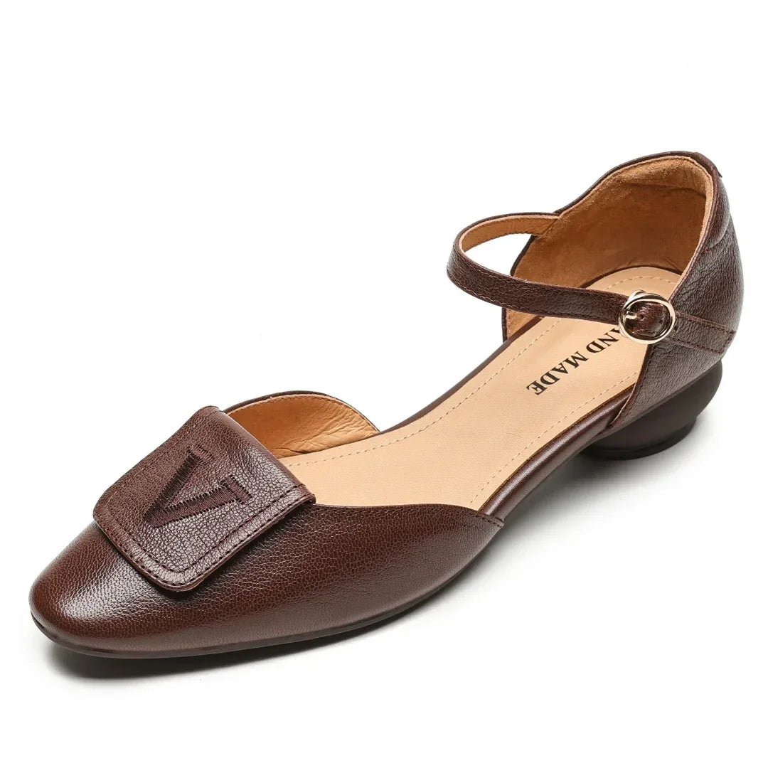 מוקסין סנדל מעור מקורי ללוק נשי שמשדר יוקרה להופעה נשית עוצמתית