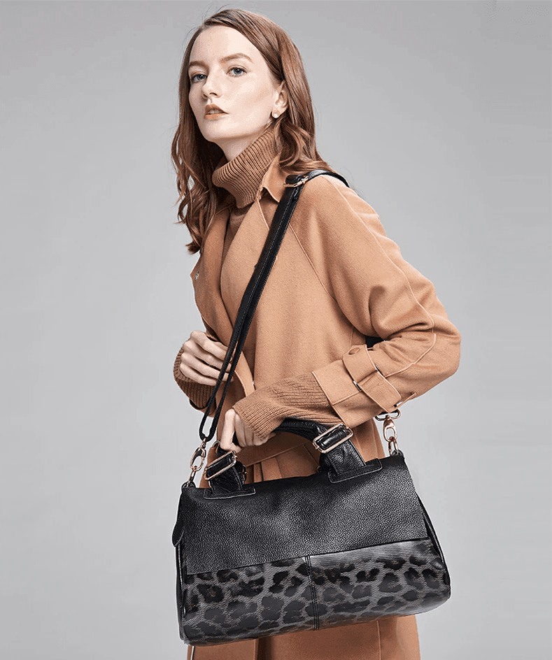 תיק עור יוקרתי מאיטליה בגימור חברבורות מ-ש-ג-ע ללוק נשי עוצמתי מתמיד - לה איסלה