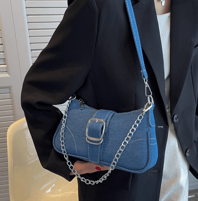 תיק ג'ינס קטן ומרהיב לנשיאה של חפצי ערך בערב להופעה שתרגישי בה מתוחכמת - לה איסלה