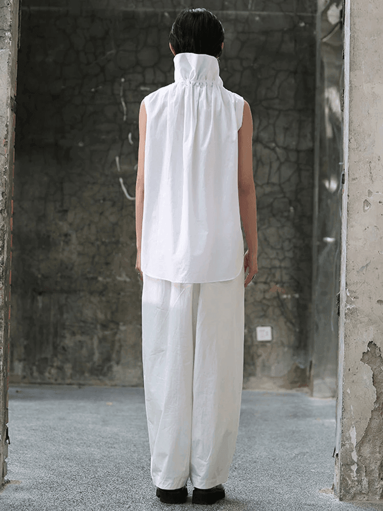 חולצת מעצב צרפתי בגימור צווארון ייחודי מושך להופעה של אישה ייצוגית כובשת - לה איסלה