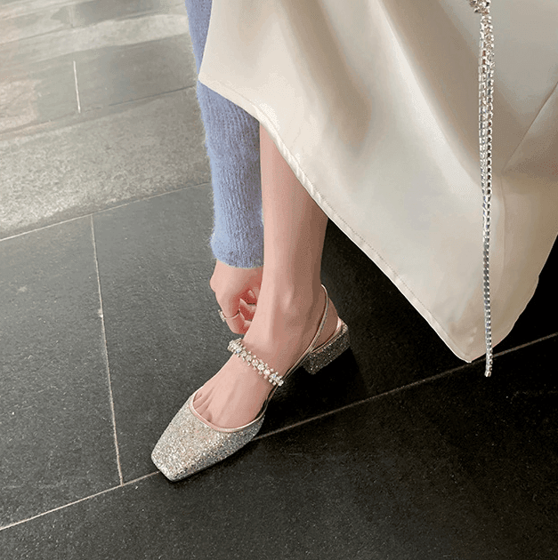 סנדל משגע בגיזרה אלגנטית יוקרתית בשילוב זרקונים עדינים להופעה משובחת במיוחד - לה איסלה