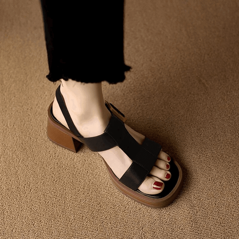 סנדל עור אופנתי בגימור בסגנון גלידאטור ללוק איטלקי אירופאי מרהיב - לה איסלה