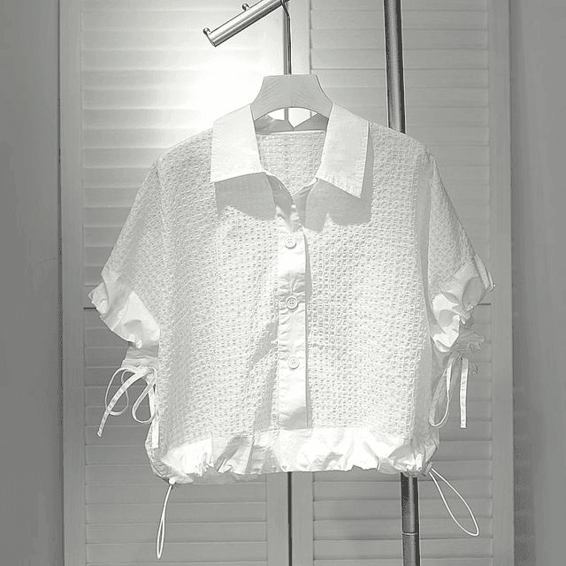 מכופתרת וופל קצרה מושלמת בגימור שרוכים בצדדים ללוק אוסף וחתיכי ולהופעה חגיגית - לה איסלה