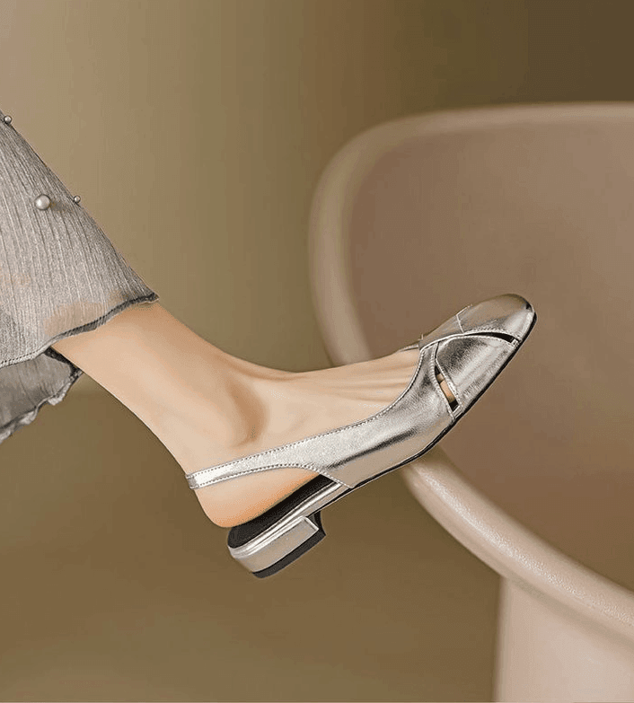 סנדל רטרו סגור בגיזרה נשית עם חיתוכים אופנתיים ללוק נשי מרהיב ולהופעה כובשת - לה איסלה