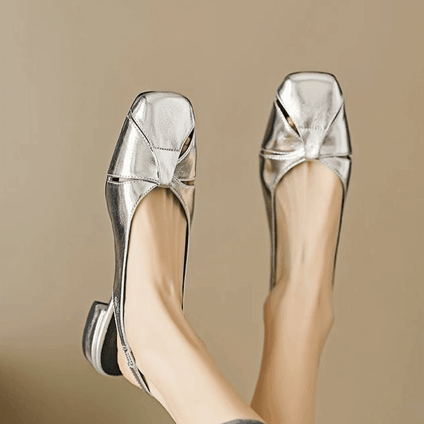 סנדל רטרו סגור בגיזרה נשית עם חיתוכים אופנתיים ללוק נשי מרהיב ולהופעה כובשת - לה איסלה