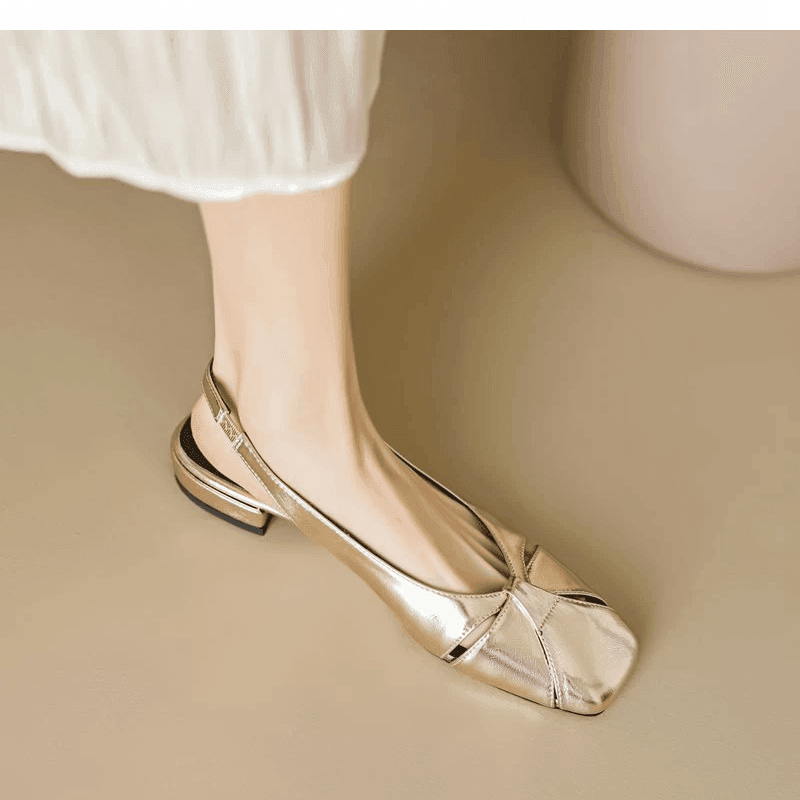 סנדל רטרו סגור בגיזרה נשית עם חיתוכים אופנתיים ללוק נשי מרהיב ולהופעה כובשת - לה איסלה