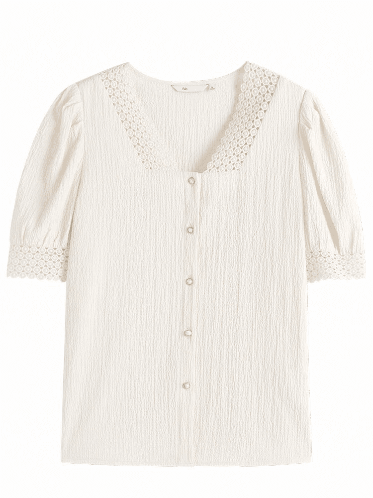 חולצת מעצב אלגנטית בשילוב תחרה וכפתורי פנינה עדינים ללוק יוקרתי של אישה מוצלחת - לה איסלה