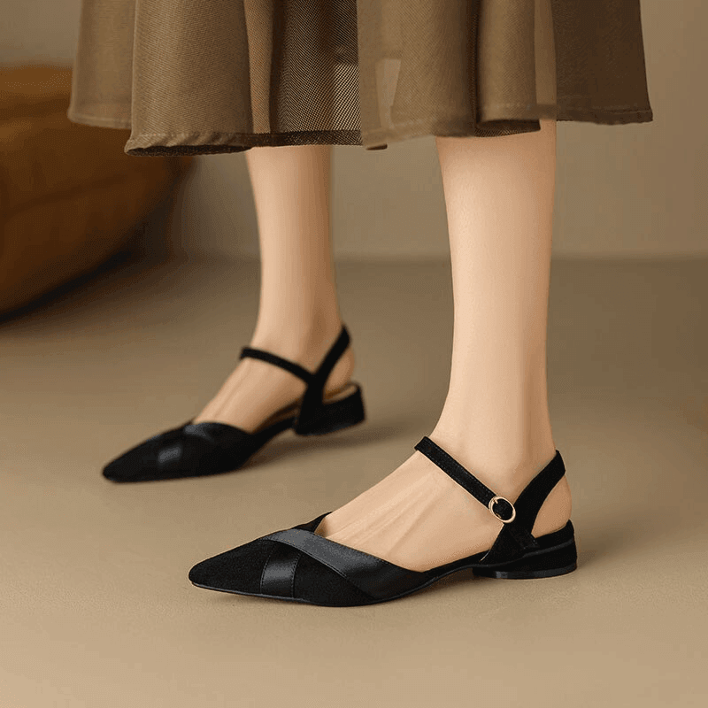 סנדל שפיץ יוקרתי בגימור נשי רך להופעה שנותנת לך מענה ללוק יומיומי שמתאים ליציאות - לה איסלה