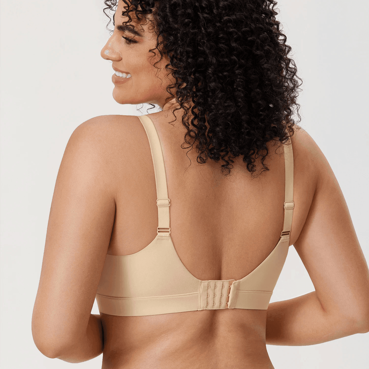 חזיית עצם בגיזרת טופ מעצבת להופעה נינוחה לקיץ ולהופעה שמתאימה לכל בגד - לה איסלה