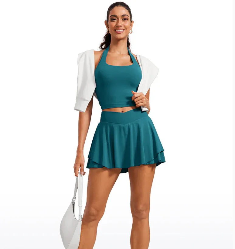 חצאית טניס ספורטיבית בגימור גומי לתחושה נוחה מקסימלית וללוק נשי מרהיב