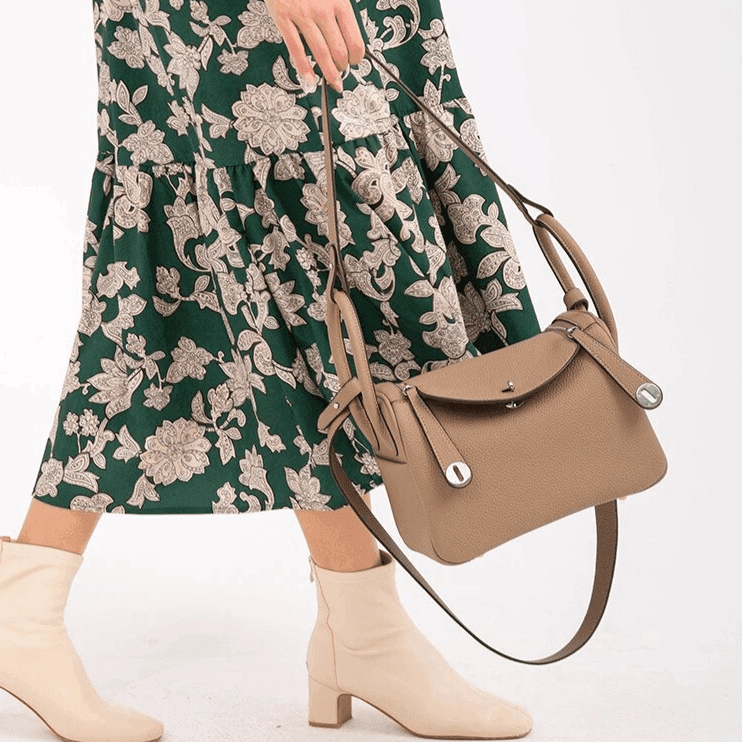 תיק נשי של מעצב מפורטוגל בגימור נשי איכותי ללוק שנותן לך הופעה קייצית קלילה - לה איסלה