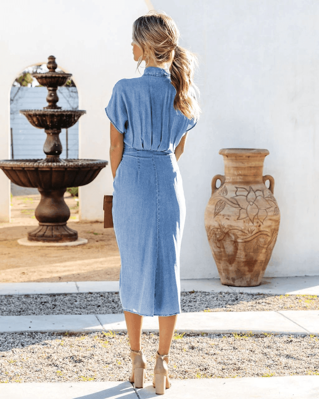 שמלת ג'ינס בקשירה קידמית טרנדית מדליקה ללוק נשי כובש ולהופעה היסטרית שלך - לה איסלה