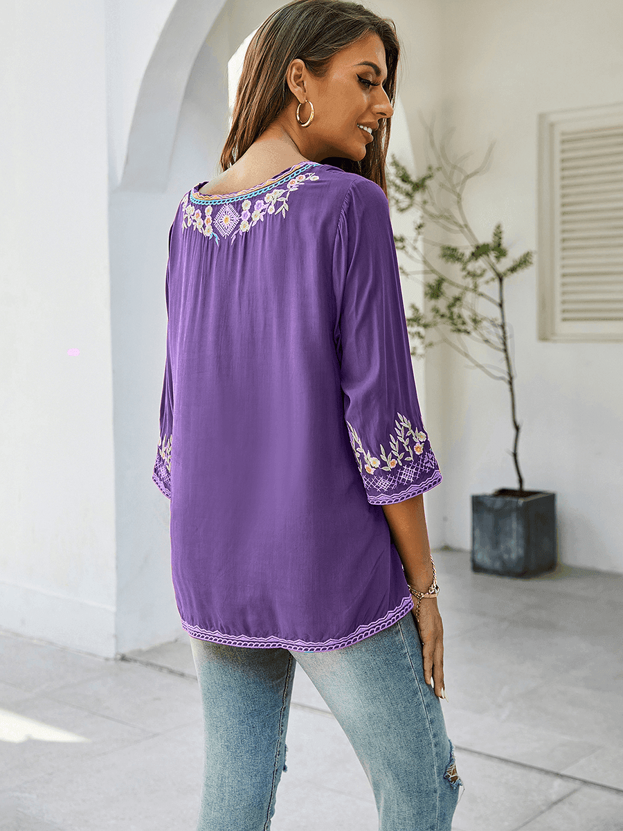 חולצת קיץ מהממת בגימור אתני מיוחד ובריקמה נשית אותנטית ללוק מושלם שלך - לה איסלה