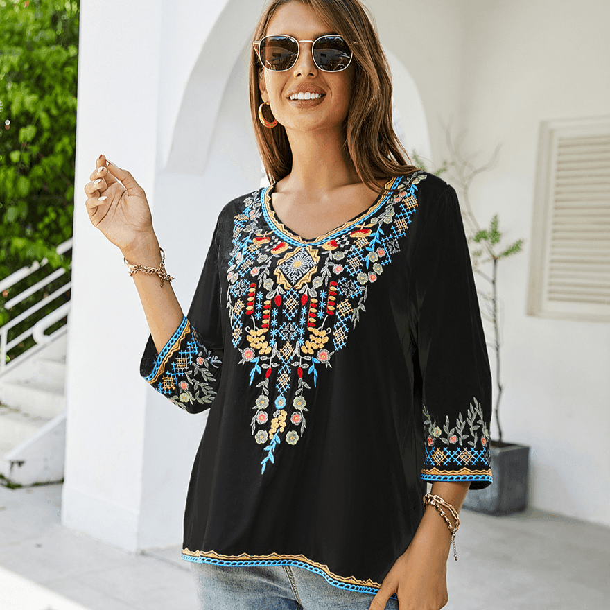 חולצת קיץ מהממת בגימור אתני מיוחד ובריקמה נשית אותנטית ללוק מושלם שלך - לה איסלה