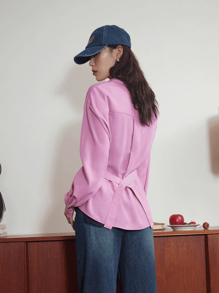 מכופתרת ורודה של מעצב צרפיתי בגימור סגירה ייחודי אופנתי ללוק נשי טרנדי לוהט - לה איסלה