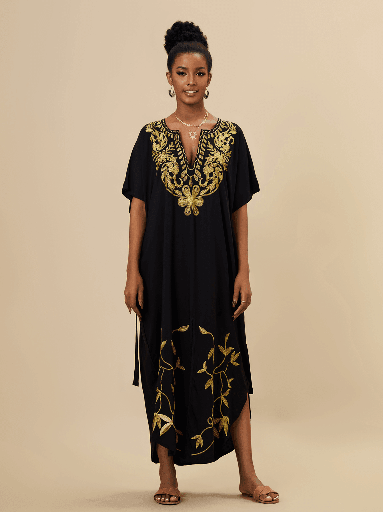 גלביה אתנית מרשימה של מעצב צרפתי בגימור ריקמה טרנדית ללוק נשי חתיכי - לה איסלה