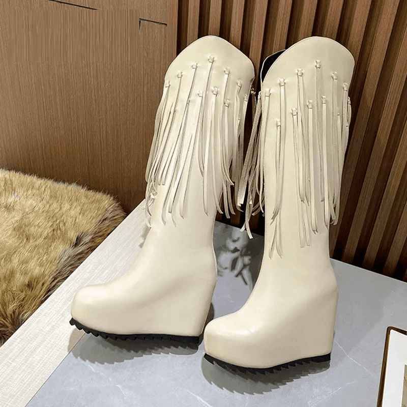 מגפון פלטפורמה של מעצב איטלקי בגימור פרנזים מ-ש-ג-ע ללוק נשי כובש - לה איסלה