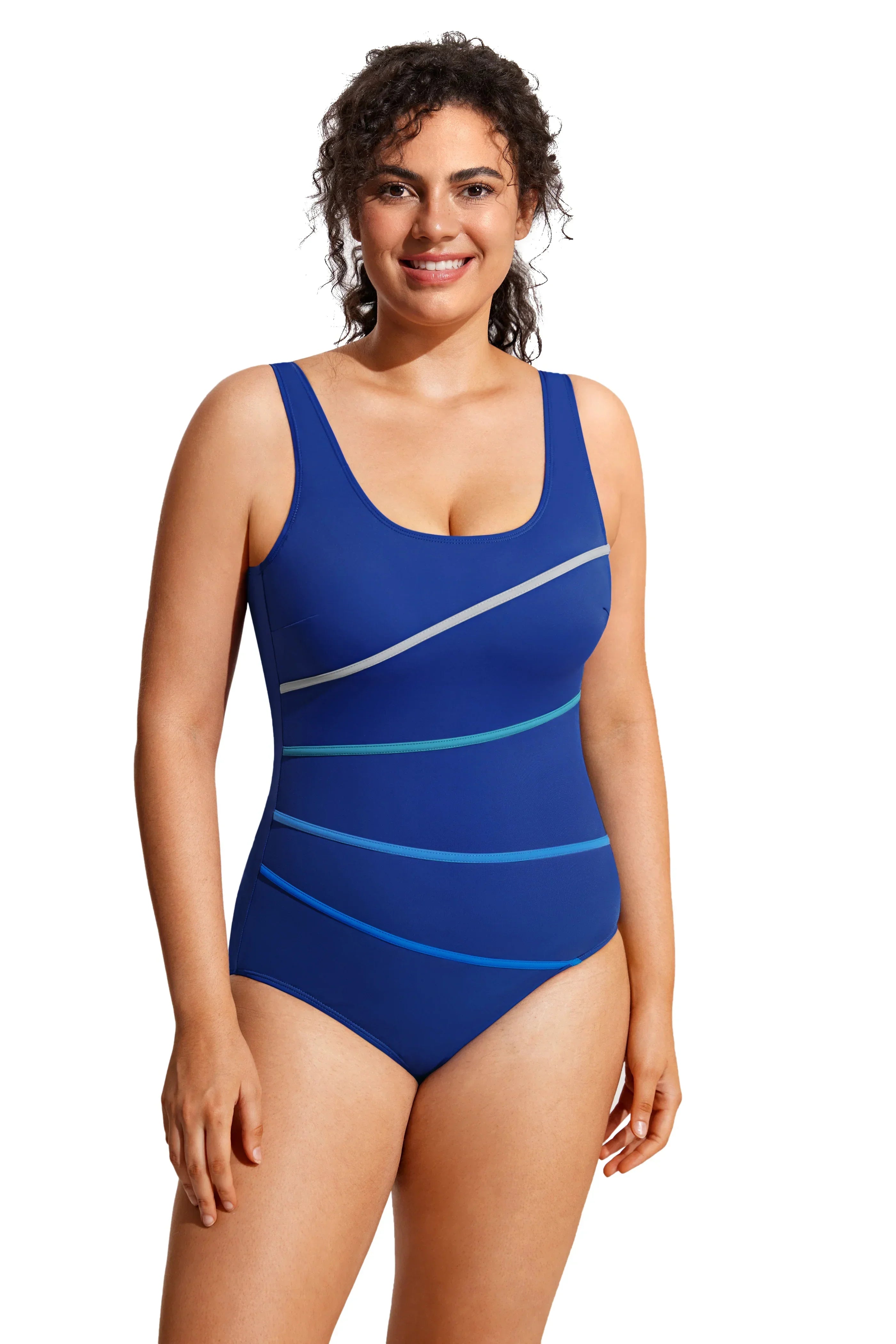 בגד ים שלם מחטב ומקטין מידה בגימור אופנתי של מעצב ניו יורקי ללוק נשי מהפכני