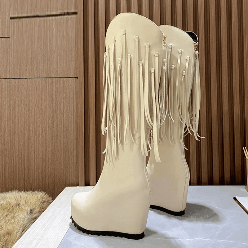 מגפון פלטפורמה של מעצב איטלקי בגימור פרנזים מ-ש-ג-ע ללוק נשי כובש - לה איסלה