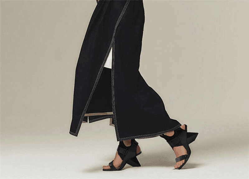 סנדל עור מקורי ממיאלנו בשיק אירופאי מקורי ללוק של אישה אופנתית חזקה - לה איסלה