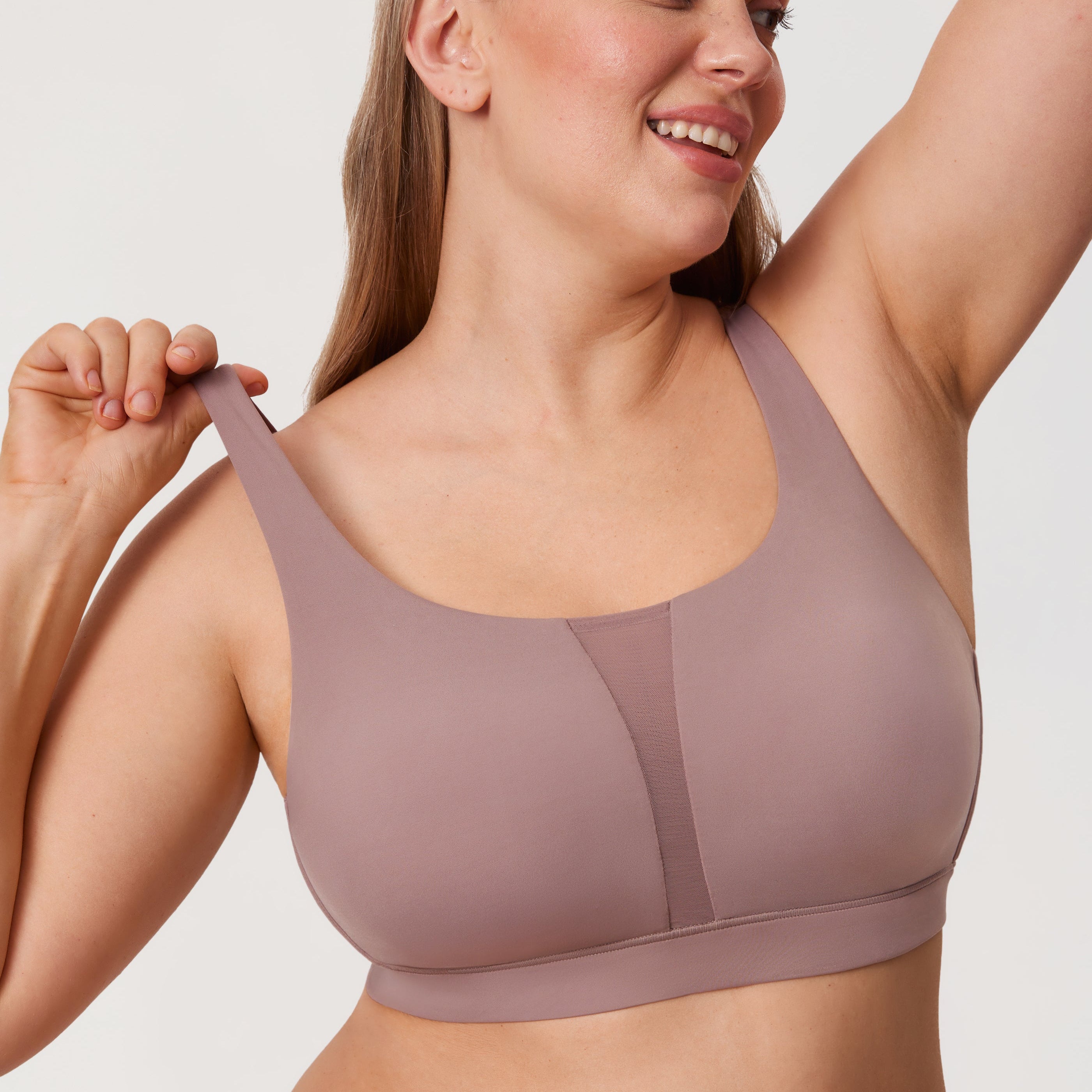 חזיית טופ לחזה שופע ללא עצם לבתמיכה מעולה לגב וללוק נשי מהמם