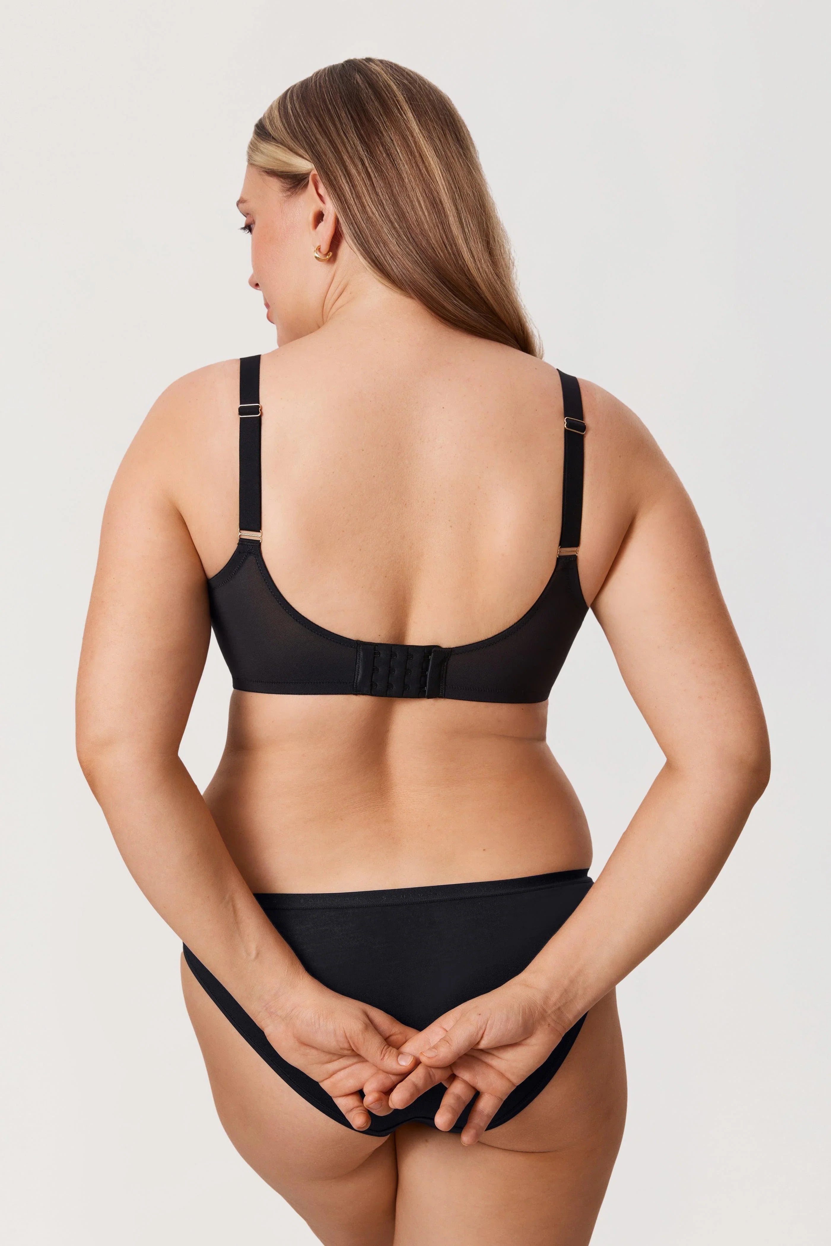 חזיית נוחות פרימיום ממילאנו שקופה עם עצם ללוק נשי בולט