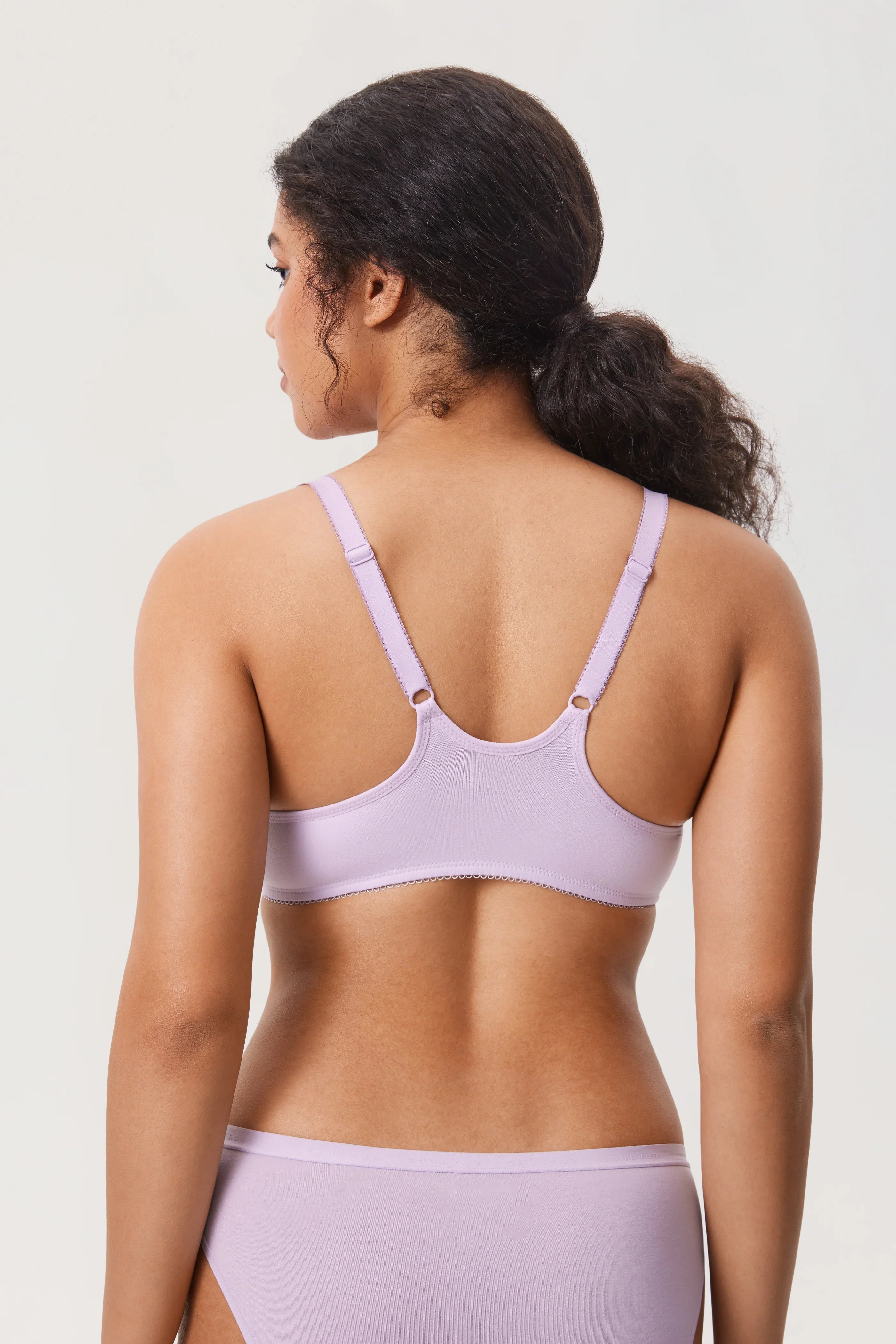 חזיית נשים מצויינת בפתיחה קידמית מאזנת - בצבעים מיוחדים