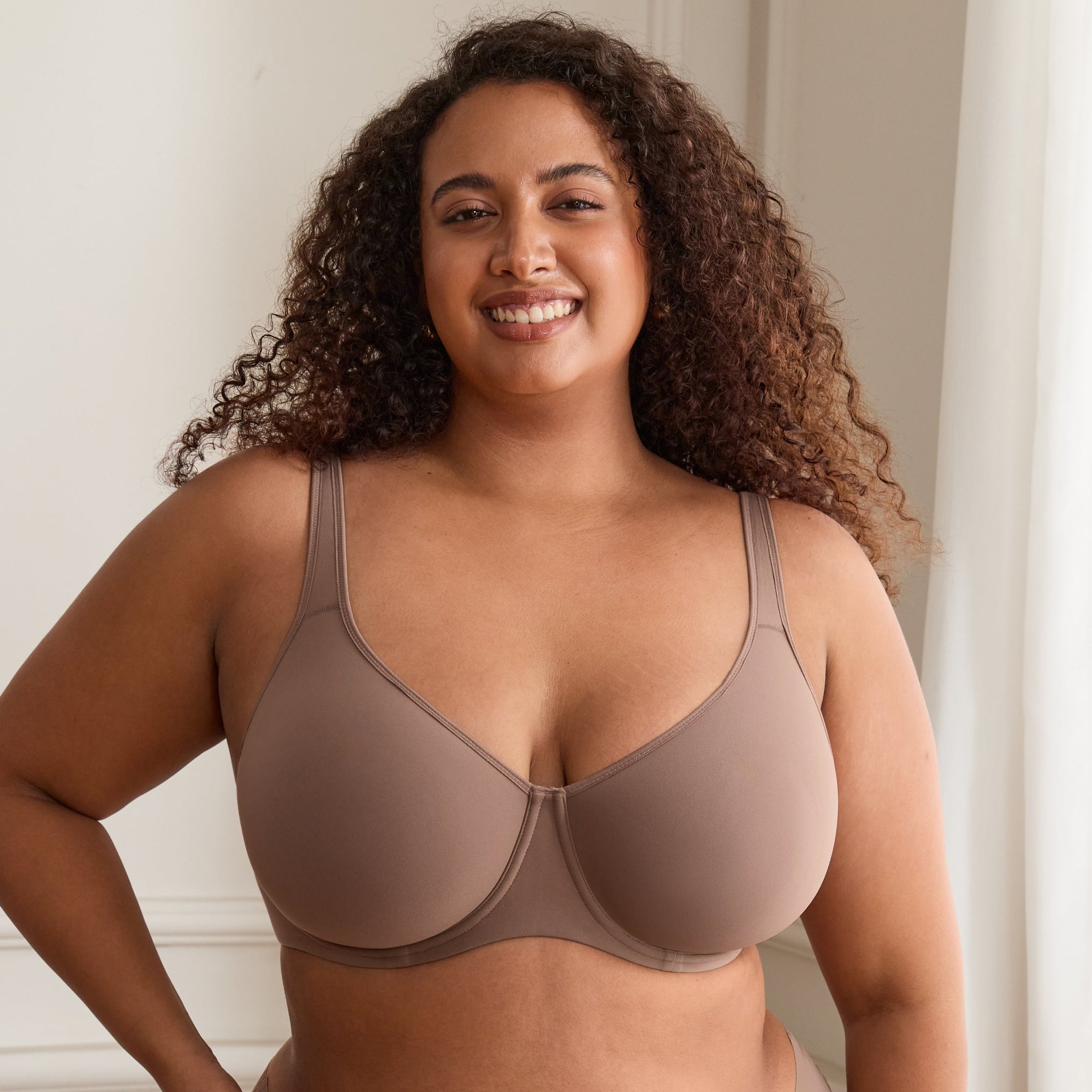 חזייה תומכת עם עצם לתחושת נוחות טבעית ותמיכה מלאה