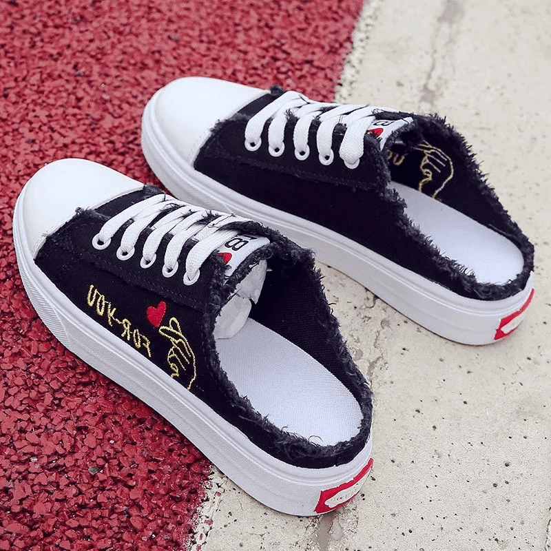 סניקרס אופנתיות מאוסטרליה בגימור שיקי מדליק ובסגנון פתוח ללוק נשי לא מתאמץ - לה איסלה