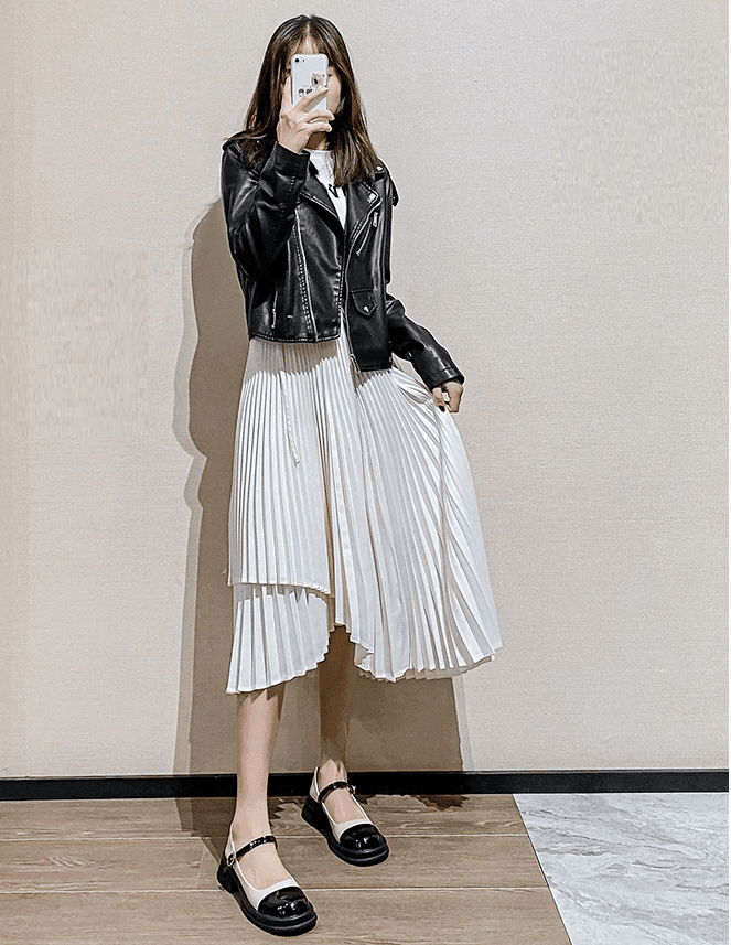 סנדל רטרו מחמיא בגימור לקה אופנתי להופעה נשית אלגנטית וללוק מתחכם - לה איסלה