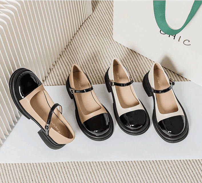 סנדל רטרו מחמיא בגימור לקה אופנתי להופעה נשית אלגנטית וללוק מתחכם - לה איסלה