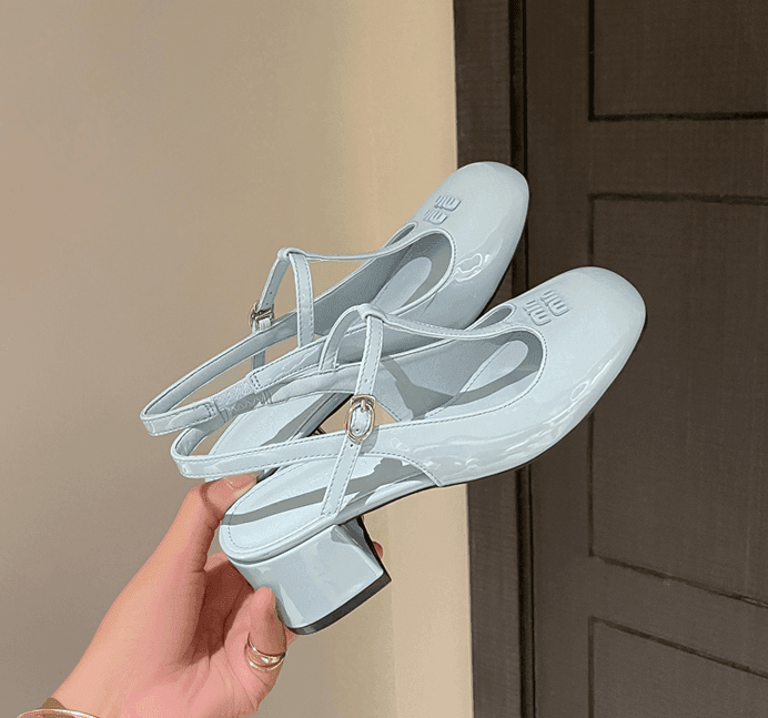 סנדל מעצב יוקרתי בגמור נשי עדין להופעה הכי מושכת במלתחה החדשה שלך - לה איסלה