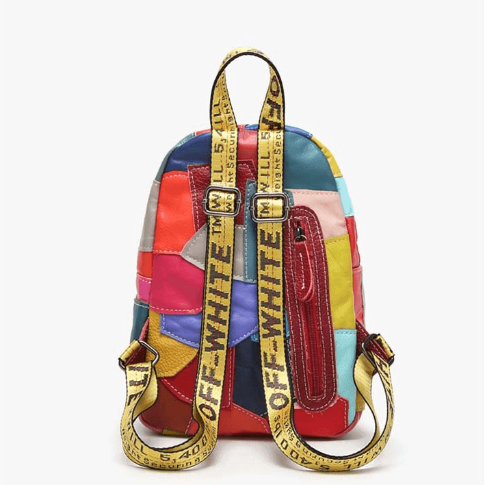 תיק עור של מעצב ניו יורקי בגימור ניטים מרהיב ללוק נשי פמיניסטי ולהופעה מהפנטת - לה איסלה