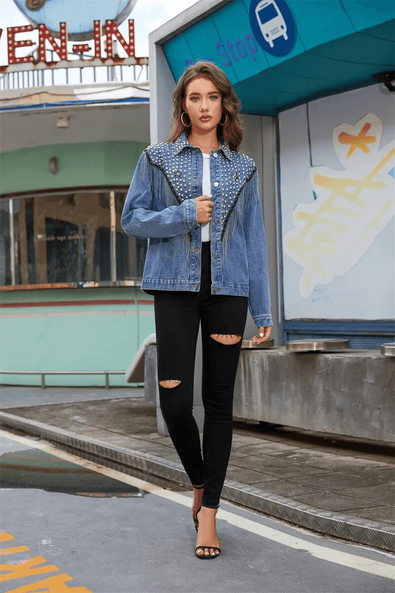 ג'קט ג'ינס ניטים של מעצב איטלקי ללוק של אישה שרוצה לתת שואו משגע - לה איסלה