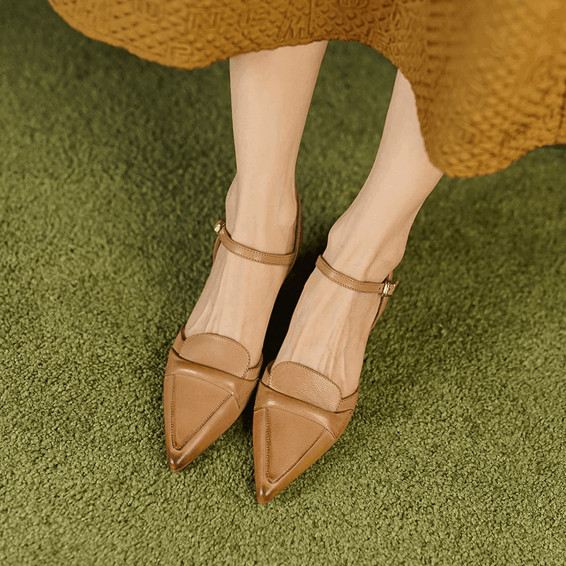 סנדל שפיצי בגימור עור מקורי מספרד ללוק נשי מקסים ולהופעה אלגנטית שלך - לה איסלה