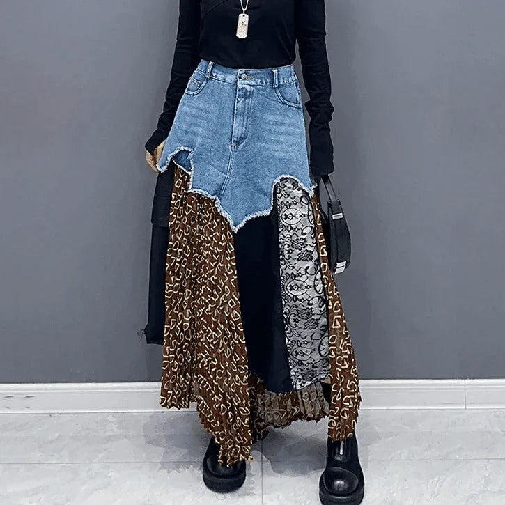 חצאית ג'ינס סטרצ'ית בשילוב כותנה בהדפס חייתי ללוק נשי כובש ולהופעה לוהטת - לה איסלה