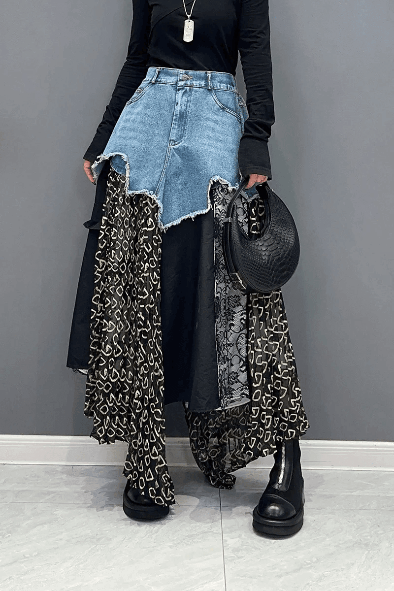 חצאית ג'ינס סטרצ'ית בשילוב כותנה בהדפס חייתי ללוק נשי כובש ולהופעה לוהטת - לה איסלה