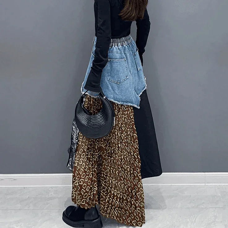 חצאית ג'ינס סטרצ'ית בשילוב כותנה בהדפס חייתי ללוק נשי כובש ולהופעה לוהטת - לה איסלה