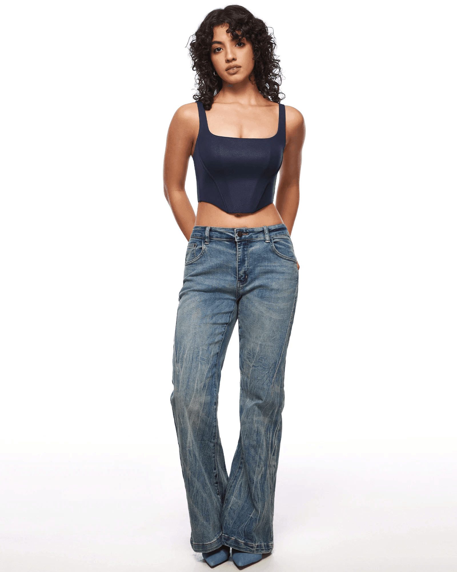 טופ חזייה בסגנון מחוך בגימור ריץ רץ אחורי ללוק נשי עוצמתי ולהופעה בולטת - לה איסלה