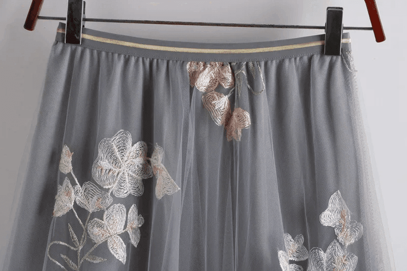 חצאית שיפון משגעת בגימור עיטורי פרחים אופנתיים ללוק של נסיכה ולהופעה עדינה - לה איסלה