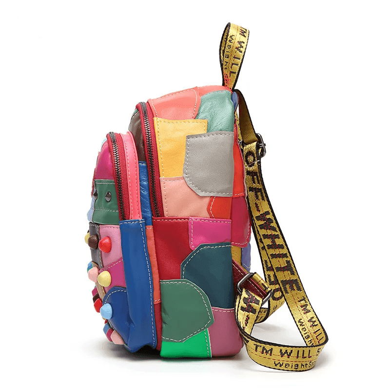 תיק עור של מעצב ניו יורקי בגימור ניטים מרהיב ללוק נשי פמיניסטי ולהופעה מהפנטת - לה איסלה