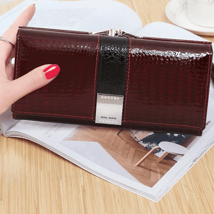 ארנק עור מקורי מאיטליה בגימור פרקטי של שלל תאים ללוק נשי אופנתי מדוגם - לה איסלה