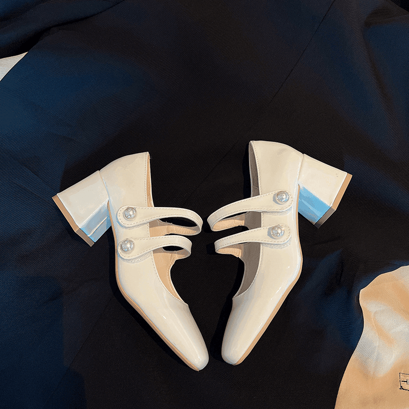 סנדלי רטרו פנינה בגימור נשי איטלקי ללוק משובח של אישה אלגנטית ומרשימה - לה איסלה