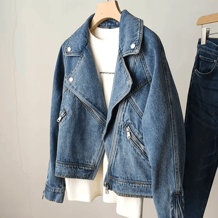 ג'קט ג'ינס מרשים בגימור רוכסנים אופנתי מהפנט ללוק של אישה עדכנית מובילה - לה איסלה