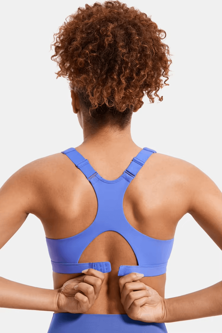 חזיית ספורט בריצרץ קידמי ללא עצם בגימור נשי מחמיא ללוק אופנתי יפה