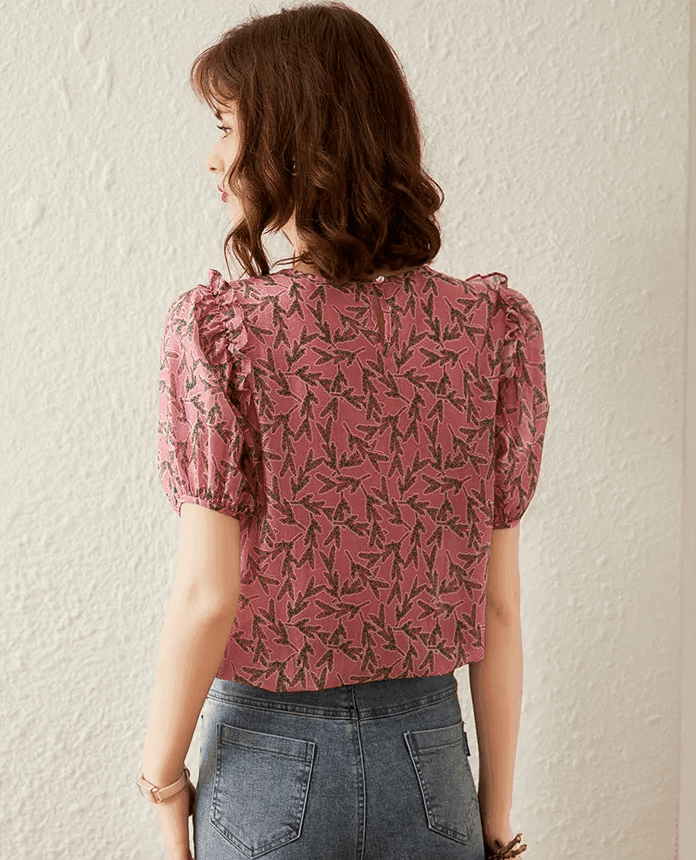 חולצת וינטאג' של מעצב צרפתי ללוק לוליטה עדין ולהופעה קלאסית שלך - לה איסלה: אופנה וחזיות פרימיום